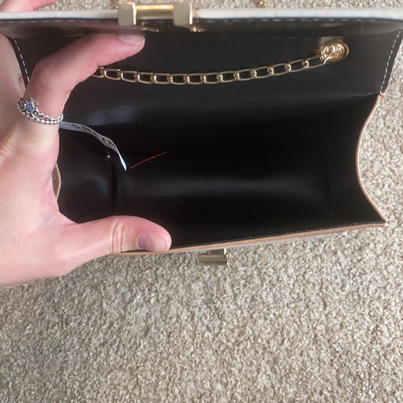 Purse - Picture 3 of 4